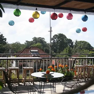  Bed & Breakfast Run House Indonesia